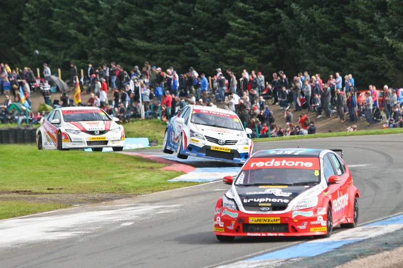 BTCC_races_Knockhill_August_26th_2012 (35).jpg